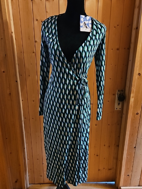 Diane Von Furstenberg Dresses & Skirts - Diane Von Furstenberg Teal & Blue Geometric Wrap Dress